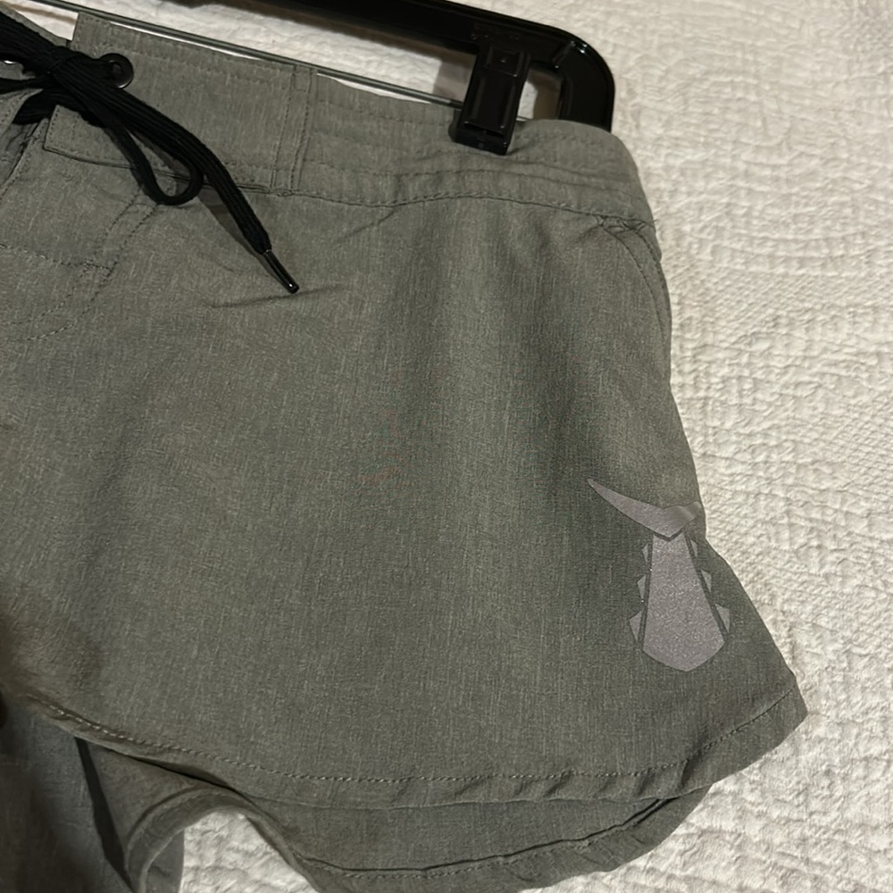 Tunaskin Large Women’s shorts - Picture 2 of 7